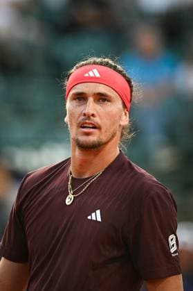 Argentina Open Tenis ATP, Tennis Herren Germany s Alexander Zverev reacts during an Argentina Open ATP round of 16 tennis match at Guillermo Vilas Stadium in Buenos Aires, Argentina, on February 12, 2025. Buenos Aires Argentina  Copyright: xGabrielxSotelox originalFilename:sotelo-notitle250212_nphZe.jpg