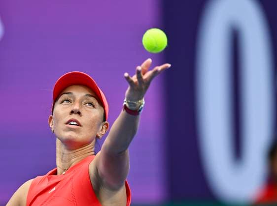 QATAR TOTALENERGIES OPEN - QUARTER-FINALS Jessica Pegula of the United States competes in her quarterfinals match against Jessica Pegula of the United States during the WTA, Tennis Damen Qatar TotalEnergies Open 2025 tennis tournament at the Khalifa International Tennis Complex in Doha, Qatar, on February 13, 2025. DOHA Qatar Copyright: xNOUSHADx