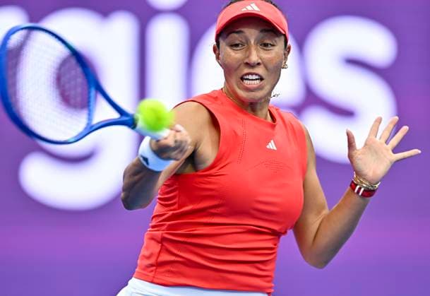 QATAR TOTALENERGIES OPEN - QUARTER-FINALS Jessica Pegula of the United States competes in her quarterfinals match against Jessica Pegula of the United States during the WTA, Tennis Damen Qatar TotalEnergies Open 2025 tennis tournament at the Khalifa International Tennis Complex in Doha, Qatar, on February 13, 2025. DOHA Qatar Copyright: xNOUSHADx