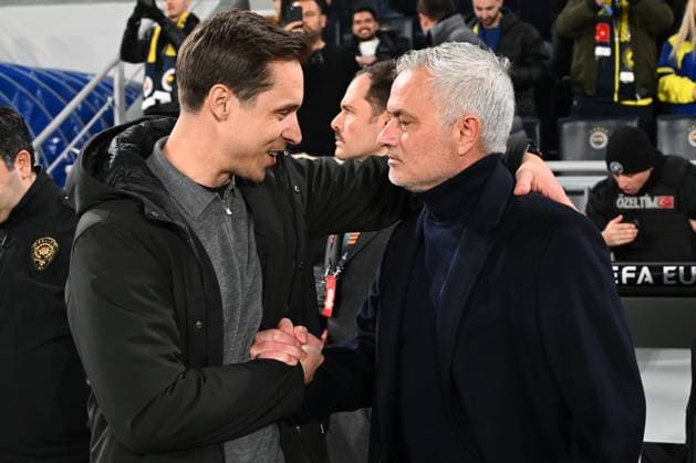 Fußball, EL, Fenerbahce Istanbul - RSC Anderlecht Fenerbahce v RSC Anderlecht - UEFA Europa League ISTANBUL, TURKEY - FEBRUARY 13 : Hubert David head coach of RSC Anderlecht and Jose Mourinho coach of Fenerbahce before the start of the game during the UEFA Europa League 2024 25 knockout phase play-off match first round between Fenerbahce and RSC Anderlecht on February 13, 2025 in Istanbul, Turkey, 13 02 2025 Istanbul Turkey  Copyright: xVincentxKalutx