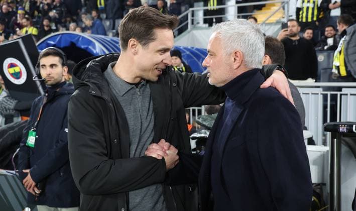 Fußball, EL, Fenerbahce Istanbul - RSC Anderlecht Anderlecht s head coach David Hubert and Fenerbahce s head coach Jose Mourinho pictured ahead of a soccer game between Turkish Fenerbahce SK and Belgian RSC Anderlecht, on Thursday 13 February 2025 in Istanbul, Turkey, the first leg of the Knockout phase play-offs of the UEFA Europa League competition. VIRGINIExLEFOUR  x112376214x