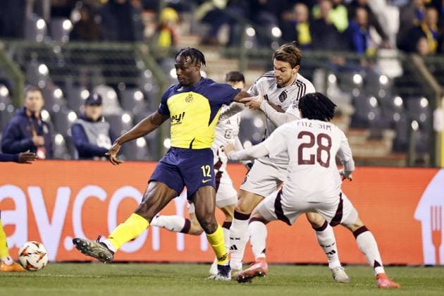 Fußball, EL, Royale Union Saint-Gilloise - Ajax Amsterdam BRUSSELS - (l-r) Promise David of Union SG, Daniele Rugani of Ajax during the Europa League playoff match between Royale Union Saint-Gilloise and Ajax Amsterdam at the King Baudouin Stadium on Feb. 13, 2025 in Brussels, Belgium. ANP MAURICE VAN STEEN UEFA Europa League 2024 25 League Knockout Play-off First Leg 2024 25 xVIxANPxSportx xxANPxIVx 519895474 originalFilename: 519895474.jpg