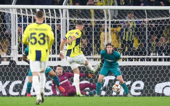 Fenerbahce s Edin Dzeko scoring the 2-0 goal during a soccer game between Turkish Fenerbahce SK and Belgian RSC Anderlecht, on Thursday 13 February 2025 in Istanbul, Turkey, the first leg of the Knockout phase play-offs of the UEFA Europa League competition. VIRGINIExLEFOUR  x112380377x