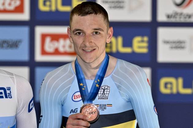 Radsport, Bahnrad-EM Zolder Belgian Jasper De Buyst , winner of the bronze medal in the men s points race final, pictured on the podium of the 2025 UEC Track Elite European Championships, in Heusden-Zolder, Belgium, Thursday 13 February 2025. The European Championships take place from 12 to 16 February. DIRKxWAEM  x112381713x