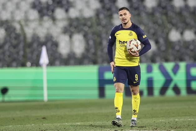 Union s Franjo Ivanovic looks dejected during a soccer game between Belgian Royale Union Saint-Gilloise and Dutch AFC Ajax, on Thursday 13 February 2025 in Brussels, the first leg of the Knockout phase play-offs of the UEFA Europa League competition. BRUNOxFAHY  x112381902x