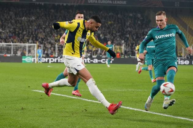 Youssef En Nesyri (R)of Fenerbahce SK and Ludwig Augustinsson (6)of RSC Anderlecht battle for the ball during the UEFA Europa League 2024 25 League Knockout Play-off First Leg match between Fenerbahce SK and RSC Anderlecht at on February 13, 2025 in Istanbul, Turkey. Istanbul Turkey Copyright: xSeskimphotox FBahce-Anderlecht_13225 (85)