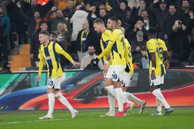 EEdin Dzeko (9) of Fenerbahce SK celebrates after scoring the second goal of his team with teammates during the UEFA Europa League 2024 25 League Knockout Play-off First Leg match between Fenerbahce SK and RSC Anderlecht at on February 13, 2025 in Istanbul, Turkey. Istanbul Turkey Copyright: xSeskimphotox FBahce-Anderlecht_13225 (97)