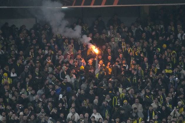 Fans of Fenerbahce SK during the UEFA Europa League 2024 25 League Knockout Play-off First Leg match between Fenerbahce SK and RSC Anderlecht at on February 13, 2025 in Istanbul, Turkey. Istanbul Turkey Copyright: xSeskimphotox FBahce-Anderlecht_13225 (99)