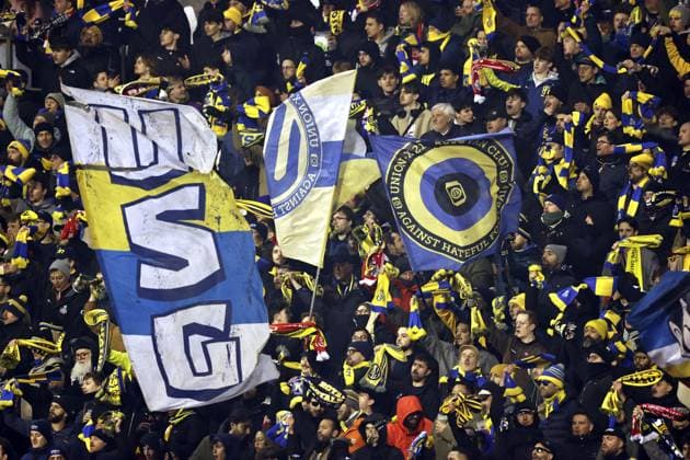 BRUSSELS - Union SG supporters during the Europa League playoff match between Royale Union Saint-Gilloise and Ajax Amsterdam at the King Baudouin Stadium on Feb. 13, 2025 in Brussels, Belgium. ANP MAURICE VAN STEEN UEFA Europa League 2024 25 League Knockout Play-off First Leg 2024 25 xVIxANPxSportx xxANPxIVx 519903349 originalFilename: 519903349.jpg