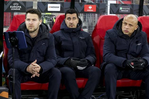 ALKMAAR, 13-02-2025, AFAS Stadium, UEFA Europa League, season 2024 2025. Match between AZ - Galatasaray. AZ coach Maarten Martens on the bench AZ - Galatasaray  x27846030x Copyright: