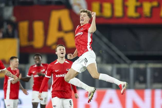 ALKMAAR - 13-02-2025, AFAS Stadium. UEFA Europa League, season 2024 2025 AZ player Sven Mijnans celebrating his goal (1-0) during the match AZ - Galatasaray. AZ - Galatasaray  x27846188x Copyright:
