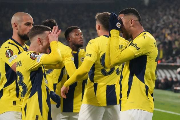Youssef En Nesyri (19) of Fenerbahce SK celebrates after scoring the third goal of his team with teammates during the UEFA Europa League 2024 25 League Knockout Play-off First Leg match between Fenerbahce SK and RSC Anderlecht at on February 13, 2025 in Istanbul, Turkey. Istanbul Turkey Copyright: xSeskimphotox FBahce-Anderlecht_13225 (166)