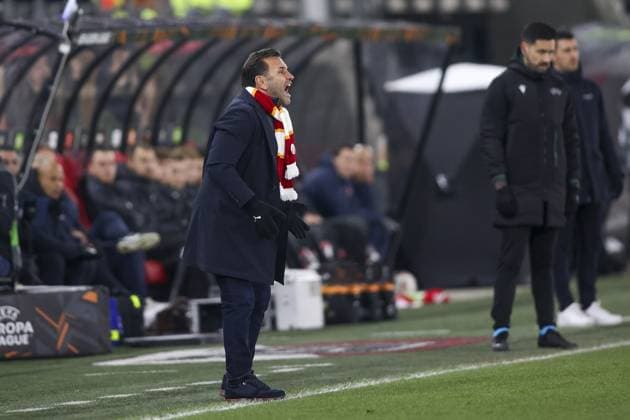 Fußball, EL, AZ Alkmaar - Galatasaray Istanbul ALKMAAR - 13-02-2025, AFAS Stadium. UEFA Europa League, season 2024 2025 Galatasaray coach Okan Buruk during the match AZ - Galatasaray. AZ - Galatasaray  x27846303x Copyright: