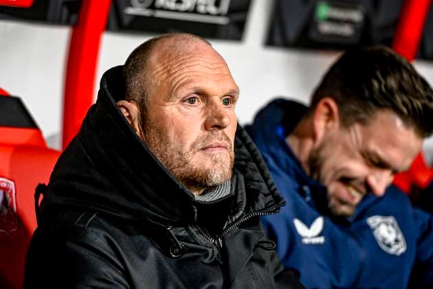 FC Twente trainer Joseph Oosting, during the match Twente Bodo Glimt at the Grolsch Veste, FC Twente Stadion for the UEFA Europa League Knockout phase play offs 1st leg season 2024 2025 in ENSCHEDE, Netherlands on 13 februari 2025, photo by Stefan Koops EYE4images DeFodi Images Defodi 746 215800 Defodi-746