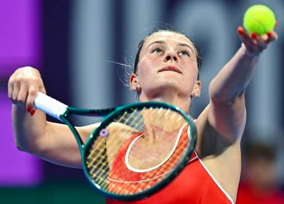 QATAR TOTALENERGIES OPEN - QUARTER-FINALS Marta Kostyuk of Ukraine competes in her quarterfinals match against Amanda Anisimova of the United States during the WTA, Tennis Damen Qatar TotalEnergies Open 2025 tennis tournament at the Khalifa International Tennis Complex in Doha, Qatar, on February 13, 2025. DOHA Qatar Copyright: xNOUSHADx
