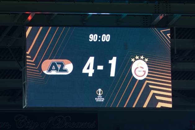 ALKMAAR, 13-02-2025, AFAS Stadium, UEFA Europa League, season 2024 2025. Match between AZ - Galatasaray. The final score of 4-1 is shown on the scoreboard during the extra time of the match. AZ - Galatasaray  x27849581x Copyright:
