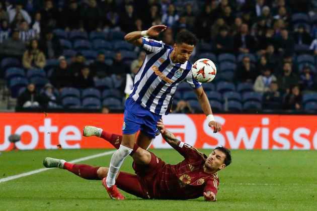 Uefa europa league fc porto vs as roma Porto (pt), 13 02 2025 - uefa europa league fc porto vs as roma - goncalo, porto player during the match between porto x roma, valid for the 1st leg of the play-off for access to the round of 16 of the uefa europa league, held at the Dragao stadium, in porto, on the evening of this thursday, (13). (Foto: Alexandre Gomes Thenews2 imago images) SPO  Copyright: xALEXANDRExGOMESx