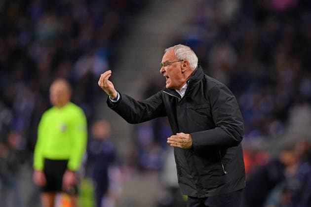 13th February 2025: Porto, Portugal: Dragao Stadium, UEFA Europa League 2024 2025, FC Porto versus Roma; Roma manager Claudio Ranieri gives the team instructions during the Play-off first leg of UEFA Europa League 2024 2025 at Dragao Stadium in Porto on February 13, 2025.  ActionPlus12750257 DanielxCastro