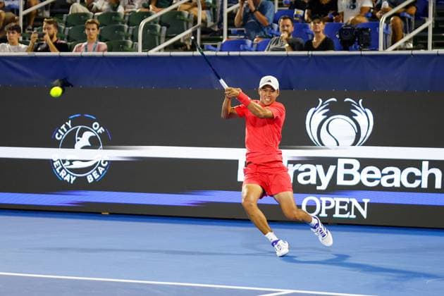 DELRAY BEACH, FL - FEBRUARY 13: Learner Tien (USA) in action at his Round 16 game against Matteo Arnaldi (ITALY) during the Delray Beach Open on Thursday February 13, 2025, at the Delray Beach Stadium & Tennis Center in Delray Beach, Florida.(Photo by Chris Arjoon Icon Sportswire) TENNIS: FEB 13 Delray Beach Open EDITORIAL USE ONLY Icon250213001137
