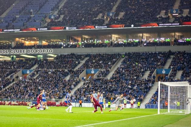 February 14, 2025, Porto, Porto, Portugal, Portugal: A general view of the UEFA Europa League 2024 2025 Knockout Play-off First Leg match between FC Porto and As Roma at Dragao Stadium on February 14, 2025 in Porto, Portugal. ( PxImages) Porto Portugal - ZUMAp175 20250214_zsa_p175_020 Copyright: xSergioxMendesx