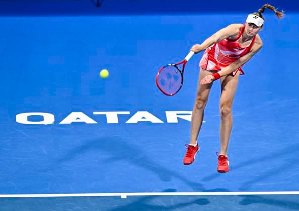(250214) -- DOHA, Feb. 14, 2025 -- Elena Rybakina of Kazakhstan serves during the women s singles quarterfinal match between Iga Swiatek of Poland and Elena Rybakina of Kazakhstan at the WTA, Tennis Damen Qatar Open tennis tournament in Doha, Qatar, on Feb. 13, 2025. (Photo by Xinhua) (SP)QATAR-DOHA-WTA-QATAR OPEN 2025-QUARTERFINAL Nikku 