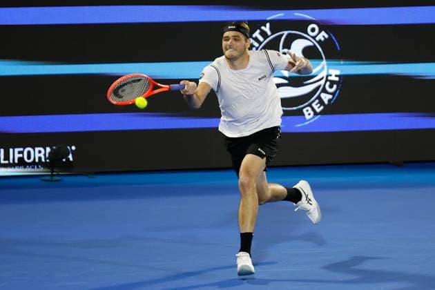DELRAY BEACH, FL - FEBRUARY 13: Taylor Fritz (USA) in action for his R16 game against Yunchaokete Bu (CHN) at the Delray Beach Open on Thursday February 13, 2025, at the Delray Beach Stadium & Tennis Center in Delray Beach, Florida.(Photo by Chris Arjoon Icon Sportswire) TENNIS: FEB 13 Delray Beach Open EDITORIAL USE ONLY Icon250213001192
