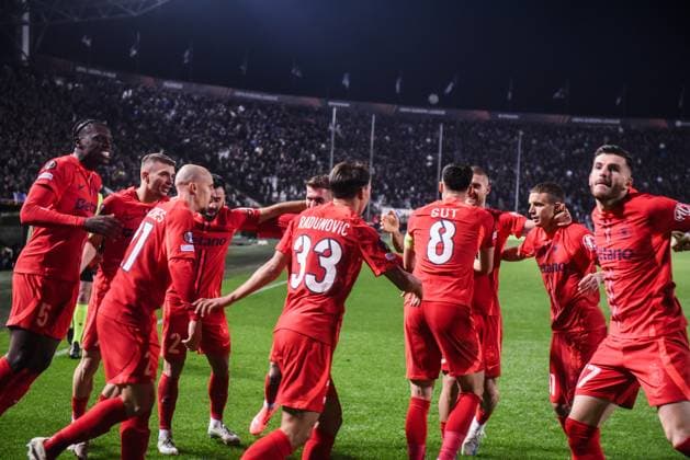 February 13, 2025, Thessaloniki, Greece: Steaua s players celebrate after scoring a goal during a Europa League knockout phase match between PAOK FC and FC Steaua. Thessaloniki Greece - ZUMAp191 0802077239st Copyright: xGiannisxPapanikosx