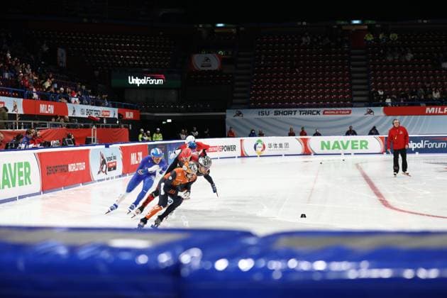 February 14, 2025, Assago, Lombardy, Italy: Skaters compete in the Men 1500m Quarterfinals at the ISU Short Track World Tour 2025 at Unipol Forum in Milan, Italy which serves as an official Test Event ahead of the Milano Cortina 2026 Winter Olympic Games, Olympische Spiele, Olympia, OS Assago Italy - ZUMAc179 20250214_zep_c179_065 Copyright: xMickaelxChavetx