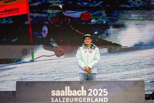 ALPINE SKIING - FIS Ski WC Saalbach 2025 SAALBACH,AUSTRIA,14.FEB.25 - ALPINE SKIING - FIS Alpine World Ski Championships Saalbach 2025, giant slalom, men, medal plaza, award ceremony. Image shows Raphael Haaser (AUT).  GEPAxpictures xThomasxBachun
