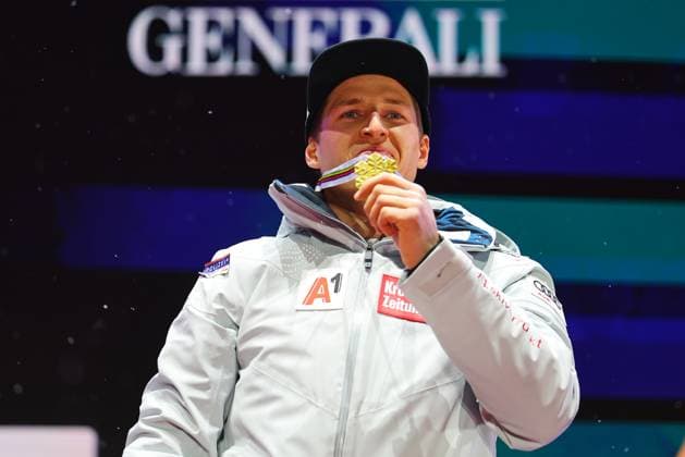 ALPINE SKIING - FIS Ski WC Saalbach 2025 SAALBACH,AUSTRIA,14.FEB.25 - ALPINE SKIING - FIS Alpine World Ski Championships Saalbach 2025, giant slalom, men, medal plaza, award ceremony. Image shows the rejoicing of Raphael Haaser (AUT).  GEPAxpictures xThomasxBachun