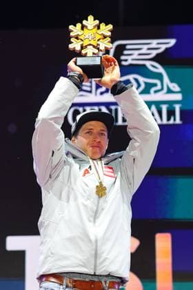 ALPINE SKIING - FIS Ski WC Saalbach 2025 SAALBACH,AUSTRIA,14.FEB.25 - ALPINE SKIING - FIS Alpine World Ski Championships Saalbach 2025, giant slalom, men, medal plaza, award ceremony. Image shows the rejoicing of Raphael Haaser (AUT).  GEPAxpictures xThomasxBachun