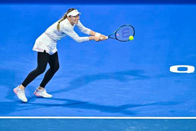 QATAR TOTALENERGIES OPEN - SEMI-FINAL Ekaterina Alexandrova competes in her semi-final match against Ekaterina Alexandrova during the WTA, Tennis Damen Qatar TotalEnergies Open 2025 tennis tournament at the Khalifa International Tennis Complex in Doha, Qatar, on February 14, 2025. DOHA Qatar Copyright: xx