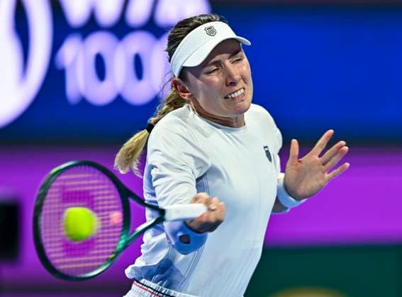 QATAR TOTALENERGIES OPEN - SEMI-FINAL Ekaterina Alexandrova competes in her semi-final match against Ekaterina Alexandrova during the WTA, Tennis Damen Qatar TotalEnergies Open 2025 tennis tournament at the Khalifa International Tennis Complex in Doha, Qatar, on February 14, 2025. DOHA Qatar Copyright: xx
