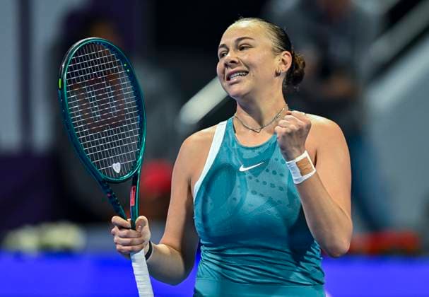 QATAR TOTALENERGIES OPEN - SEMI-FINAL Amanda Anisimova of the United States celebrates after winning the semi-final match against Ekaterina Alexandrova during the WTA, Tennis Damen Qatar TotalEnergies Open 2025 tennis tournament at the Khalifa International Tennis Complex in Doha, Qatar, on February 14, 2025. DOHA Qatar Copyright: xx