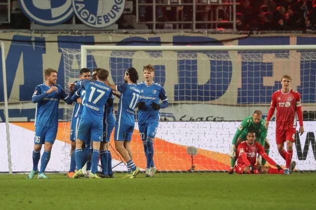 14 02 2025, xgox, Fussball 2 Bundesliga, 1 FC Magdeburg 1 FC Koeln emspor, v l Magdeburg after goal to 1 0 by Daniel Heber Magdeburg, 15 Jubel, Torjubel, jubelt ueber das Tor, celebrate the goal, celebration DFL DFB REGULATIONS PROHIBIT ANY USE OF PHOTOGRAPHS as IMAGE SEQUENCES and or QUASI VIDEO Magdeburg