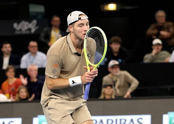 OPEN 13 Tennis PHOTOPQR LA PROVENCE Nicolas VALLAURI ; Marseille ; 14 02 2025 ; Tournoi de tennis OPEN 13 à Marseille ( ATP, Tennis Herren 250 ) Match du vendredi Match opposant Daniil MEDVEDEV short vert à Jan Lennard STRUFF ( GER ) casquette blanche Open 13 Provence at the Palais des Sports in Marseille on February 14, 2025 Marseille BdR France  Copyright: xPHOTOPQR LAxPROVENCE MAXPPPxNicolasxVALLAURIx 20250214PVL1522 20250214PVL1522