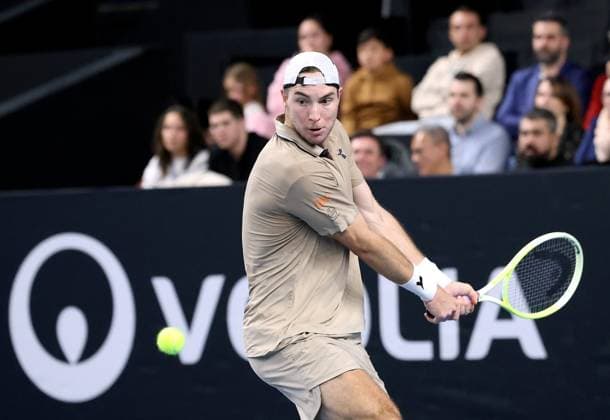 Sport Bilder des Tages OPEN 13 Tennis PHOTOPQR LA PROVENCE Nicolas VALLAURI ; Marseille ; 14 02 2025 ; Tournoi de tennis OPEN 13 à Marseille ( ATP, Tennis Herren 250 ) Match du vendredi Match opposant Daniil MEDVEDEV short vert à Jan Lennard STRUFF ( GER ) casquette blanche Open 13 Provence at the Palais des Sports in Marseille on February 14, 2025 Marseille BdR France  Copyright: xPHOTOPQR LAxPROVENCE MAXPPPxNicolasxVALLAURIx 20250214PVL1548 20250214PVL1548