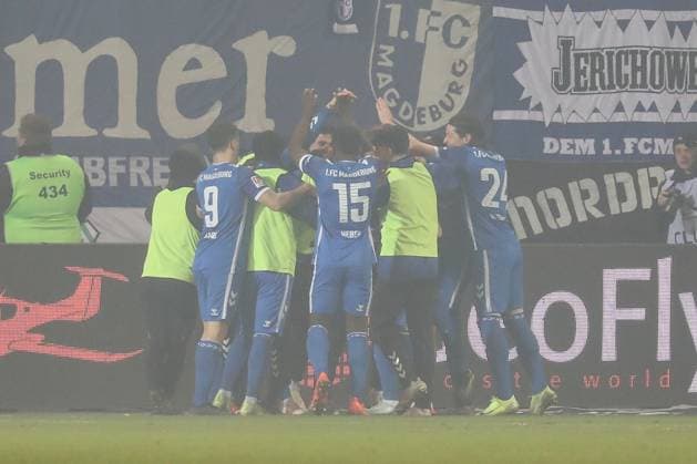 14 02 2025, xgox, Fußball 2 Bundesliga, 1 FC Magdeburg 1 FC Koeln emspor, v l Mohammed El Hankouri Magdeburg, 11 nach Tor zum 2 0 Jubel, Torjubel, jubelt ueber das Tor, celebrate the goal, celebration DFL DFB REGULATIONS PROHIBIT ANY USE OF PHOTOGRAPHS as IMAGE SEQUENCES and or QUASI VIDEO Magdeburg