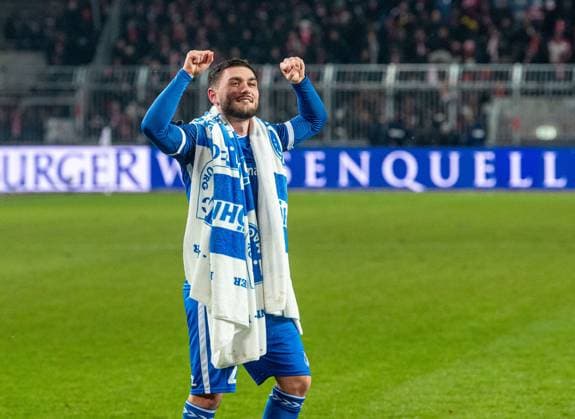 Soccer, Men, Season 2024 2025, 2 Bundesliga 22 Matchday , 1 FC Magdeburg 1 FC Köln, Samuel Loric 1 FC Magdeburg , Cheering after the final whistle, 14 02 2025, Copyright: xSebastianxRäppold MatthiasxKochx