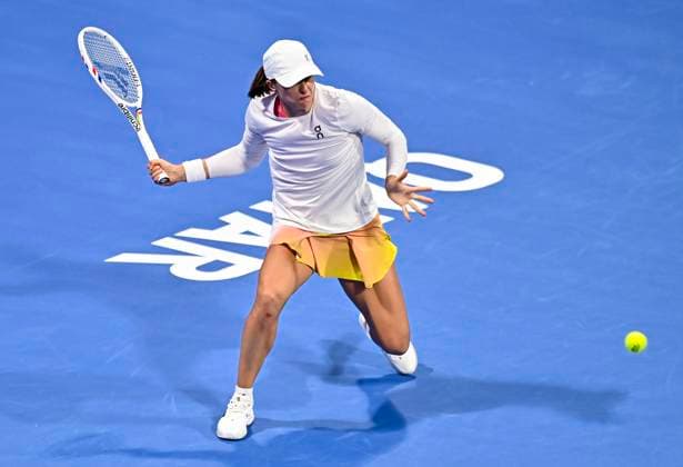 QATAR TOTALENERGIES OPEN - SEMI-FINAL Iga Swiatek of Poland competes in her semi-final match against Jelena Ostapenko of Latvia during the WTA, Tennis Damen Qatar TotalEnergies Open 2025 tennis tournament at the Khalifa International Tennis Complex in Doha, Qatar, on February 14, 2025. DOHA Qatar Copyright: xx