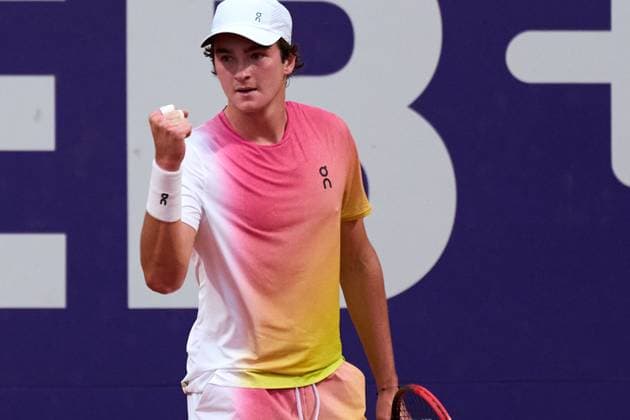 Joao Fonseca of Brazil celebrates a point against Mariano Navone of Argentina at the IEB+ Argentina Open 2025 at Buenos Aires Lawn Tennis Club February 14, 2025 in Buenos Aires, Argentina. (Photo by Camilla Stolen, Imago) Buenos Aires Argentina Copyright: xCamillaxStolenx L1110072