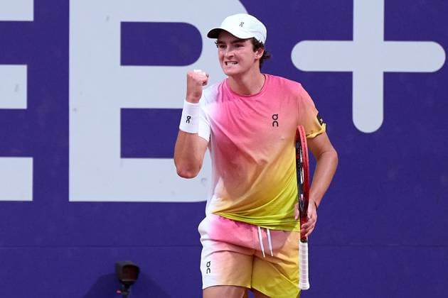 Joao Fonseca of Brazil celebrates a point against Mariano Navone of Argentina at the IEB+ Argentina Open 2025 at Buenos Aires Lawn Tennis Club February 14, 2025 in Buenos Aires, Argentina. (Photo by Camilla Stolen, Imago) Buenos Aires Argentina Copyright: xCamillaxStolenx L1110013