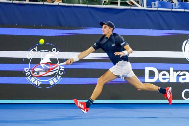 DELRAY BEACH, FL - FEBRUARY 14: Matteo Arnaldi (ITA) in action during the Mens Quarter Finals round of the Delray Beach Open on February 14, 2025, at Delray Beach Stadium & Tennis Center in Delray Beach, Florida.(Photo by Chris Arjoon Icon Sportswire). TENNIS: FEB 14 Delray Beach Open EDITORIAL USE ONLY Icon25021400116