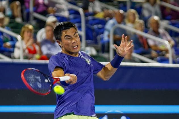 DELRAY BEACH, FL - FEBRUARY 14: Brandon Nakashima (USA) in action during the Mens Quarter Finals round of the Delray Beach Open on February 14, 2025, at Delray Beach Stadium & Tennis Center in Delray Beach, Florida.(Photo by Chris Arjoon Icon Sportswire). TENNIS: FEB 14 Delray Beach Open EDITORIAL USE ONLY Icon25021400157