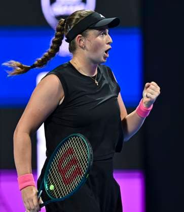 (250215) -- DOHA, Feb. 15, 2025 -- Jelena Ostapenko reacts during the women s singles semi-final match between Iga Swiatek of Poland and Jelena Ostapenko of Latvia at the WTA, Tennis Damen Qatar Open tennis tournament in Doha, Qatar, on Feb. 14, 2025. (Photo by Xinhua) (SP)QATAR-DOHA-WTA-QATAR OPEN 2025-WOMEN S SEMIFINAL Nikku 