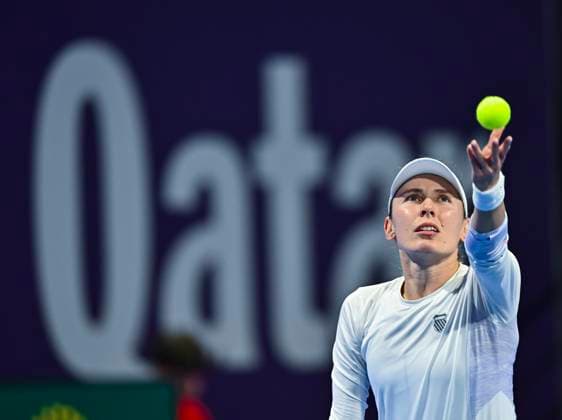 (250215) -- DOHA, Feb. 15, 2025 -- Ekaterina Alexandrova serves during women s singles semifinal match between Amanda Anisimova of the United States and Ekaterina Alexandrova of Russia at the WTA, Tennis Damen Qatar Open tennis tournament in Doha, Qatar, on Feb. 14, 2025. (Photo by Xinhua) (SP)QATAR-DOHA-WTA QATAR OPEN 2025-WOMEN S SEMIFINAL Nikku 
