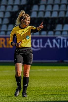 FBL SC Freiburg vs 1 FC Köln Julia Boike Referee FBL SC Freiburg vs 1 FC Köln, Dreisamstadion Freiburg, Saturday 15 02 2025 DFB DFL REGULATIONS PROHIBIT ANY USE OF PHOTOGRAPHS AS IMAGE SEQUENCES AND OR QUASI VIDEO Copyright: xBEAUTIFULxSPORTS Boscox
