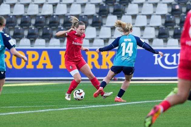 Germany Soccer Google Pixel Women Bundesliga, Matchday 15 SC Freiburg vs 1 FC Köln Dreisamstadion, Freiburg Lisa Karl SC Freiburg, Women 2 Freiburg Dreisamstadion Baden Württemberg Germany Copyright: xFINLEYxMÖRCHx
