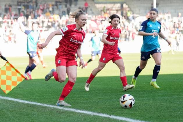 Germany Soccer Google Pixel Women Bundesliga, Matchday 15 SC Freiburg vs 1 FC Köln Dreisamstadion, Freiburg Lisa Kolb SC Freiburg, Women 18 Freiburg Dreisamstadion Baden Württemberg Germany Copyright: xFINLEYxMÖRCHx