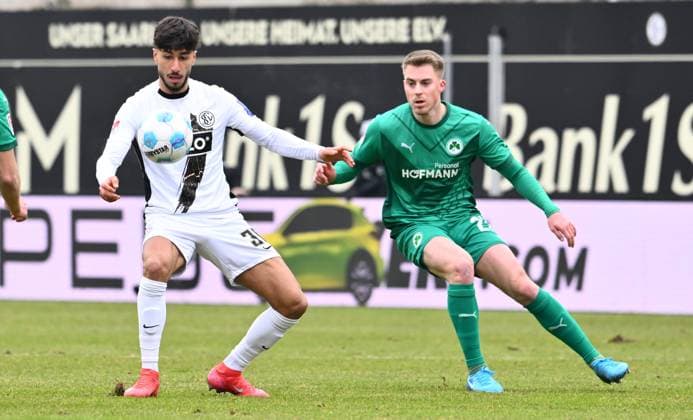 14 02 2025 Soccer Season 2024 2025 2 Soccer Bundesliga 22 Matchday SV Elversberg SpVgg Greuther Fürth Kleeblatt Sportfoto Zink xwoxzix DFL regulations prohibit any use of photographs as image sequences and or quasi video only for editorial use Muhammed Damar 30, SV Elversberg Gian Luca Gian Luca Itter 27, SpVgg Greuther Fürth
